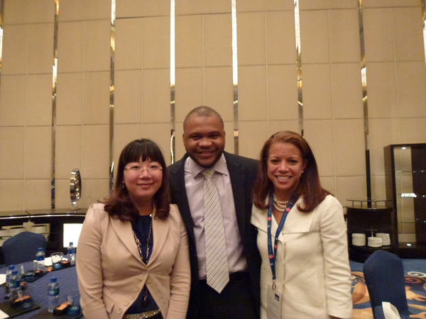 港豐集團(tuán)創(chuàng)辦人 魏曉嶸Wendy Wei與BVI政府官方代表洽談