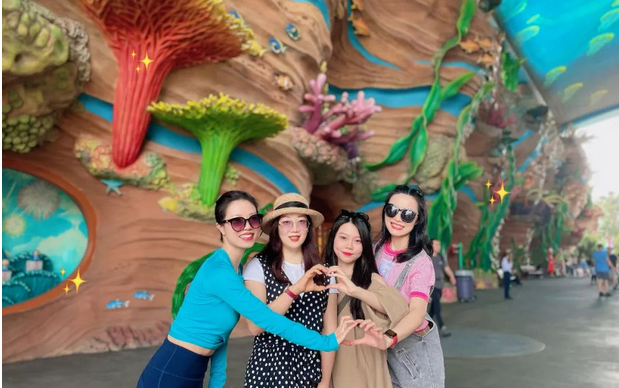 港豐集團員工合影